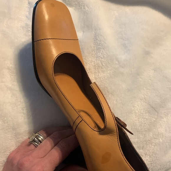 Prada Womens Tan Leather Heels Size 7 - Picture 6 of 7